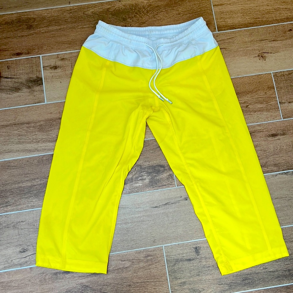 Lululemon comfy capri